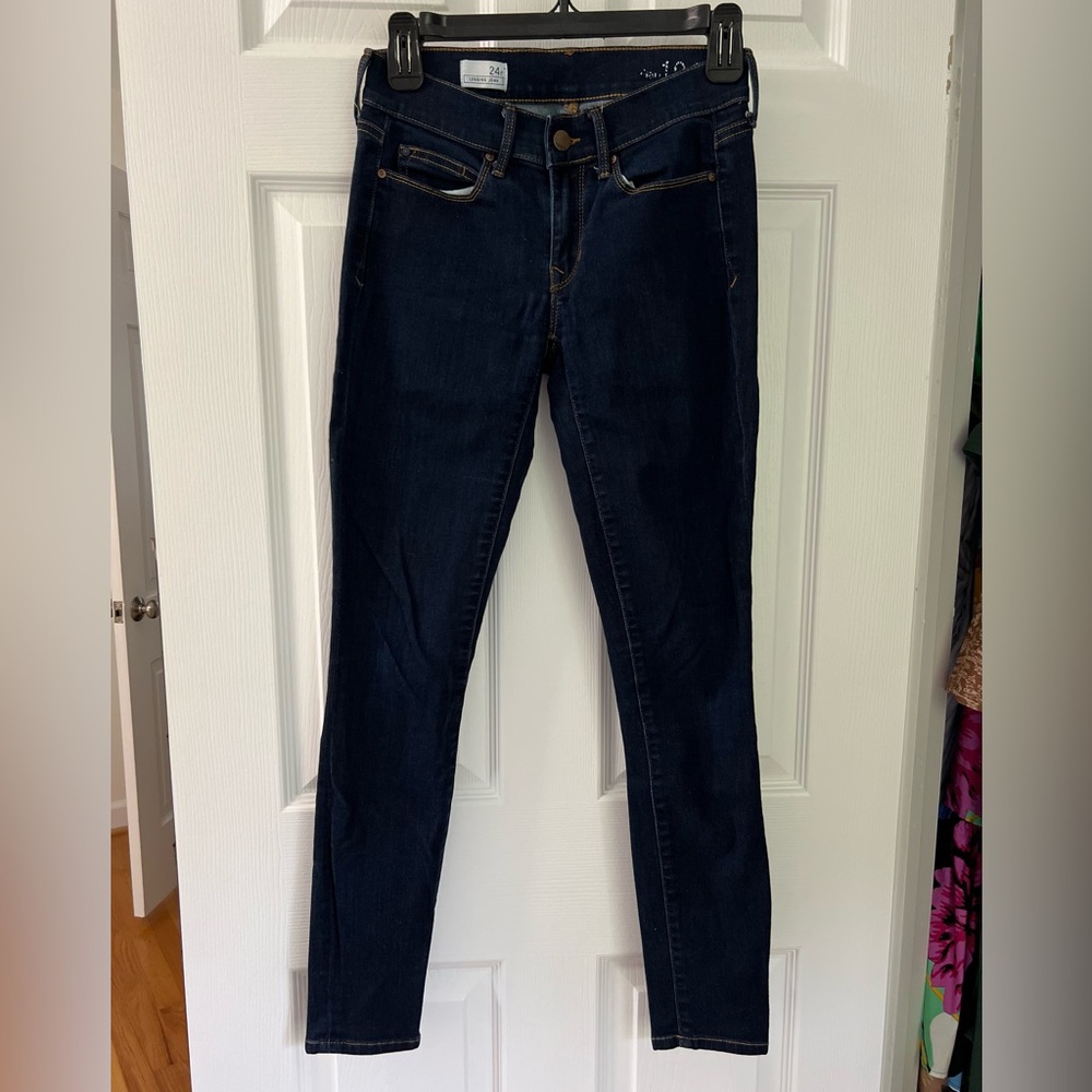 Gap dark wash skinny jeans